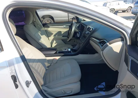 2019 Ford Fusion Hybrid Se z USA, uszkodzony, nr VIN 3FA6P0LU0KR207467